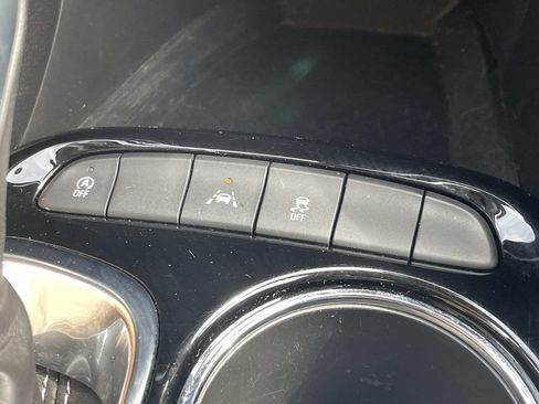 Used 2023 Buick Encore GX Select FWD image 21