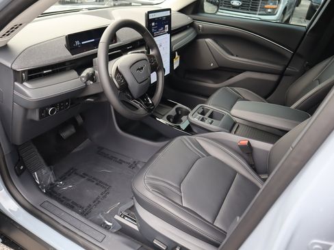 New 2025 Ford Mustang Mach-E Premium image 17