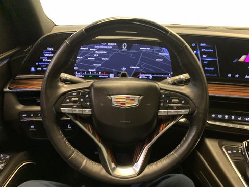 Used 2023 Cadillac Escalade ESV Premium Luxury AWD/4WD image 22