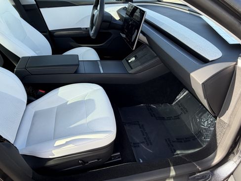 Used 2025 Tesla Model 3 Long Range RWD image 10