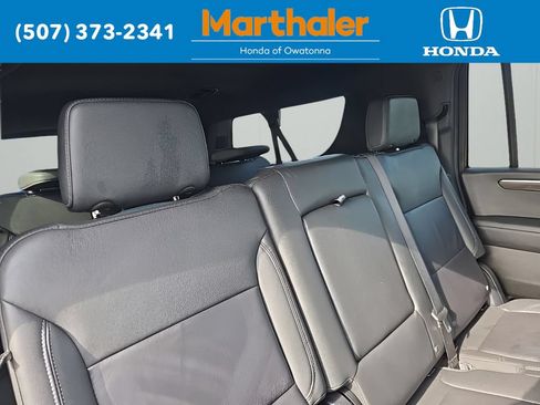 Used 2025 Chevrolet Suburban Z71 AWD/4WD image 17