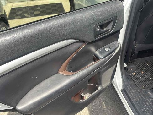Used 2017 Toyota Highlander Plus w/ Protection Package #3 image 6