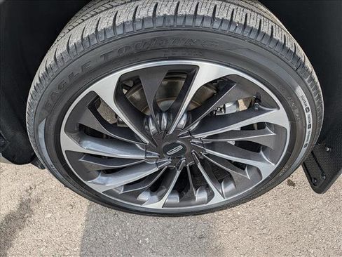 Used 2023 Lincoln Aviator Reserve w/ Equipment Group 201A image 9