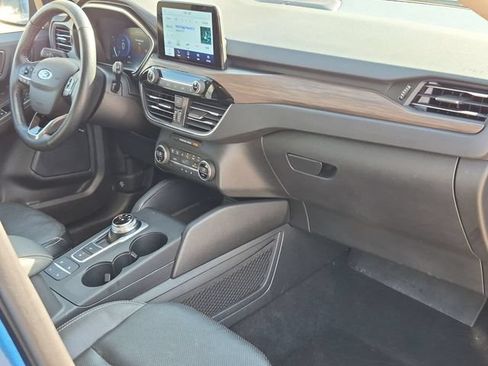 Used 2020 Ford Escape Titanium w/ Titanium Premium Package 2.0 AWD/4WD image 19