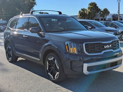 Certified 2024 Kia Telluride S image 2