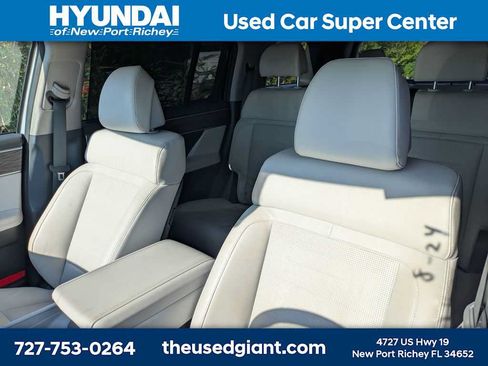 Used 2024 Hyundai Santa Fe Limited FWD image 3