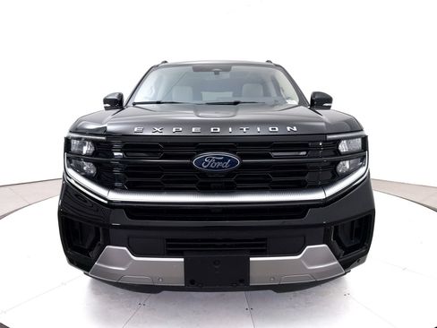 Used 2025 Ford Expedition Max Platinum w/ Driver's Package AWD/4WD image 14