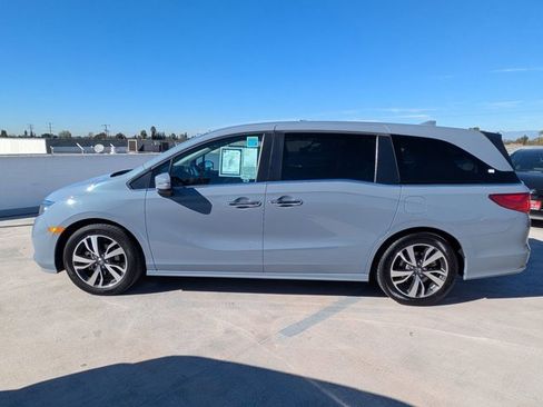 Used 2023 Honda Odyssey Touring image 13
