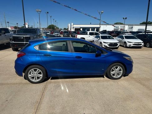 Used 2017 Chevrolet Cruze LT FWD image 29