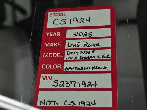 Used 2025 Land Rover Defender 110 X-Dynamic SE AWD/4WD image 41