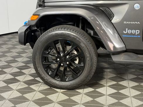 Used 2023 Jeep Wrangler Unlimited Sahara AWD/4WD image 12