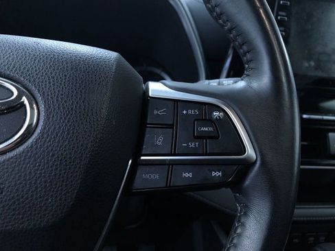 Certified 2021 Toyota Highlander XLE image 26