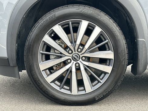 Used 2022 Nissan Pathfinder Platinum AWD/4WD image 17