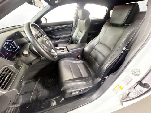 Used 2018 Honda Accord Sport image 19