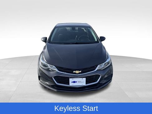 Used 2017 Chevrolet Cruze LT w/ Convenience Package image 10