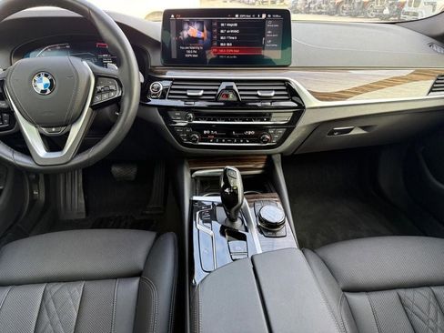 Used 2022 BMW 530i xDrive w/ Executive Package AWD/4WD image 11