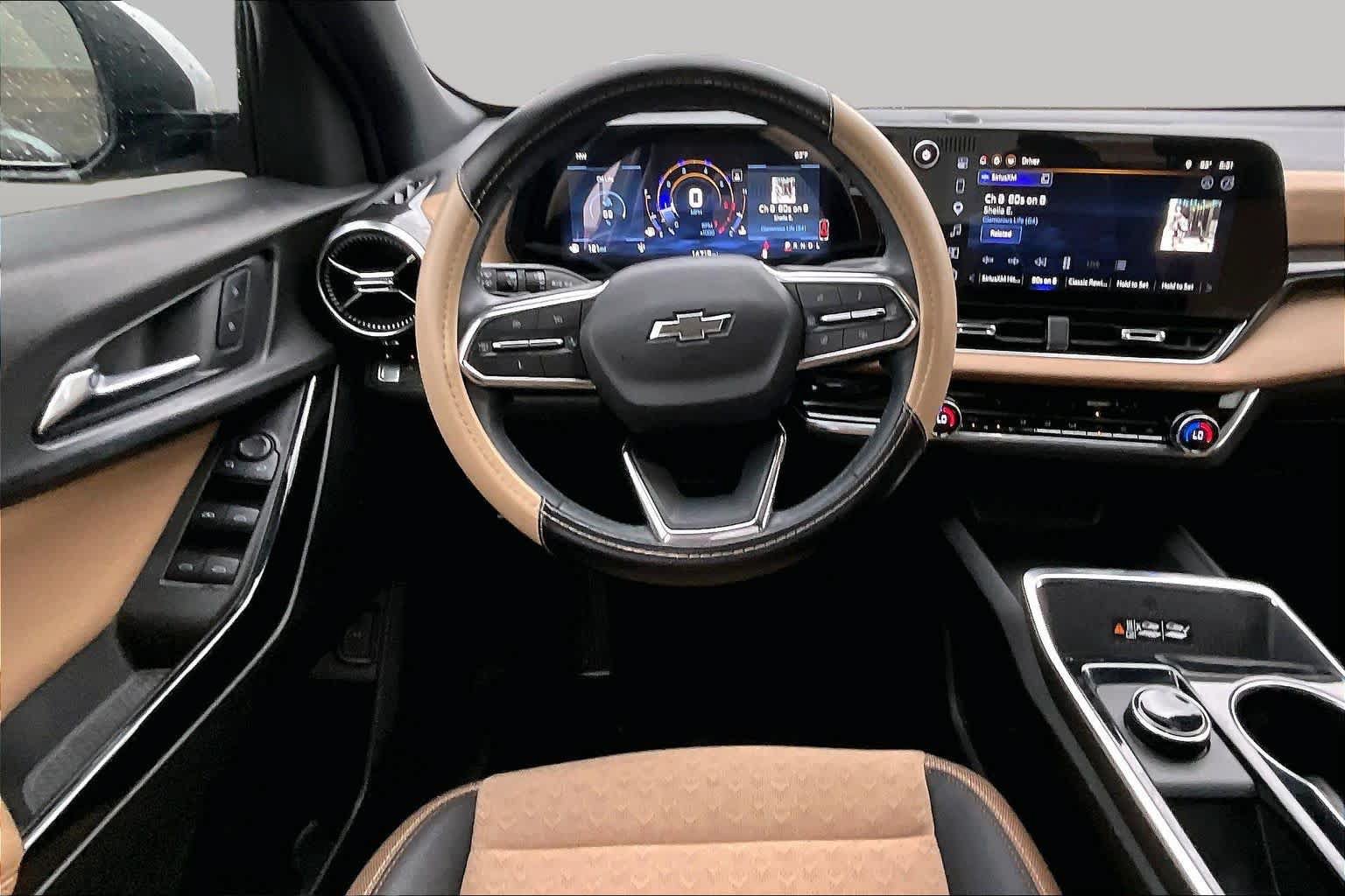 Used 2025 Chevrolet Equinox ACTIV w/ Safety and Technology Package FWD image 6