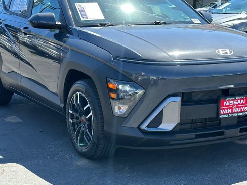 Used 2024 Hyundai Kona SE FWD image 11