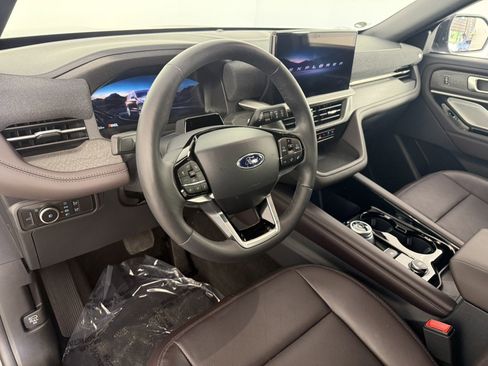 Used 2026 Ford Explorer Platinum AWD/4WD image 18