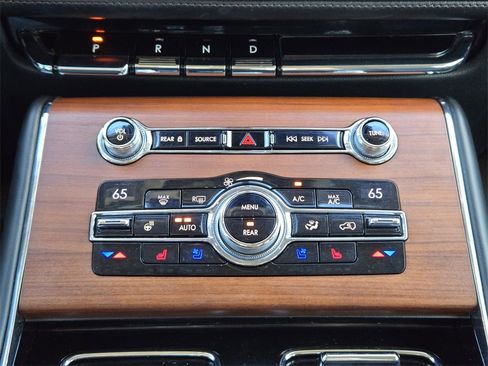 Used 2020 Lincoln Aviator Reserve w/ Equipment Group 201A image 19