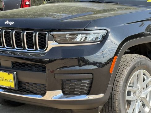 New 2025 Jeep Grand Cherokee L Laredo image 8