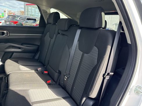 Used 2022 Kia Sorento LX image 13