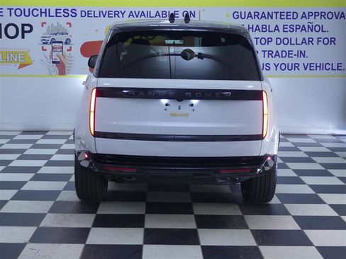 Used 2025 Land Rover Range Rover SE AWD/4WD image 6