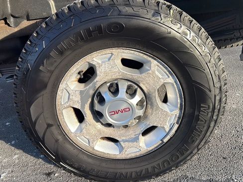 Used 2010 GMC Sierra 2500 SLT w/ SLT Convenience Package image 12