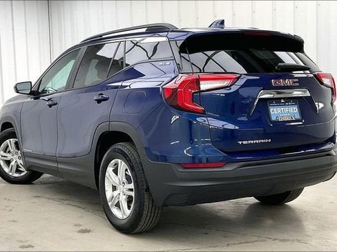 Certified 2022 GMC Terrain SLE w/ Driver Convenience Package image 11