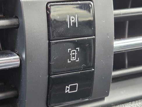 Used 2022 Lincoln Corsair AWD w/ Premium Package image 17