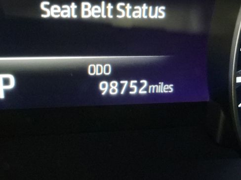 Used 2020 Toyota Highlander XLE AWD/4WD image 19
