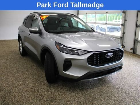 Used 2023 Ford Escape Active w/ Tech Pack #2 AWD/4WD image 8