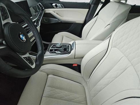 Used 2025 BMW X5 M60i image 13