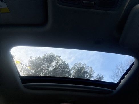 Used 2022 Hyundai Venue SEL w/ Cargo Package image 30