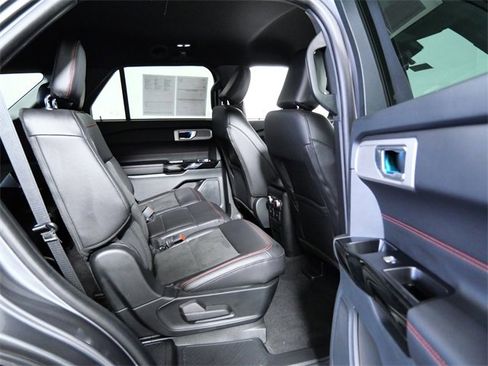 Certified 2023 Ford Explorer ST-Line image 13