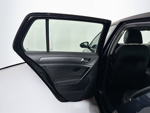 Used 2021 Volkswagen Golf 4-Door image 26