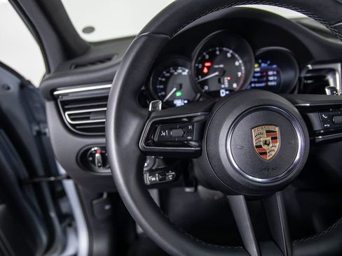 Used 2025 Porsche Macan Turbo AWD/4WD image 35