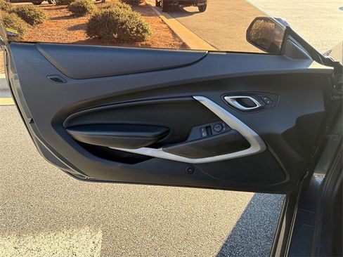 Used 2018 Chevrolet Camaro LT image 10