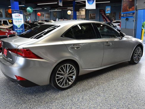 Used 2018 Lexus IS 300 AWD image 4