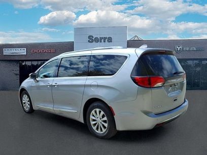 Used 2018 Chrysler Pacifica Touring-L Plus