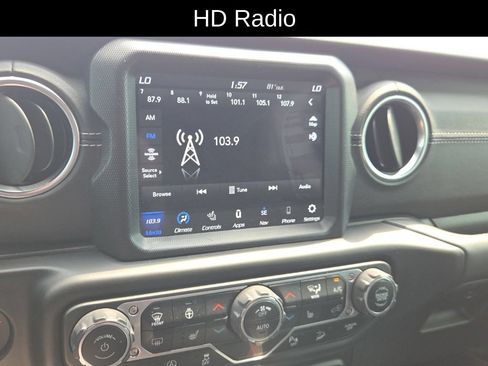 Used 2020 Jeep Wrangler Unlimited Sahara w/ Uconnect 4C Nav & Sound Group AWD/4WD image 15