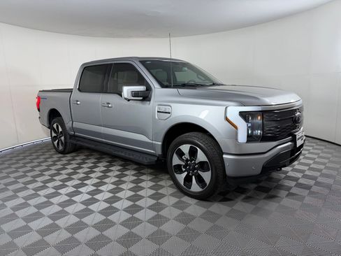 Used 2023 Ford F150 Lightning Platinum image 7