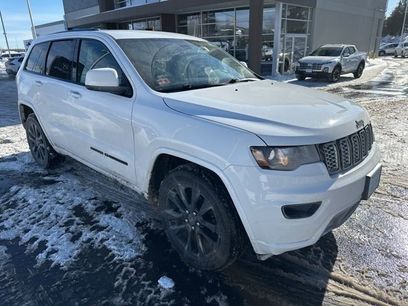 Used 2017 Jeep Grand Cherokee Altitude