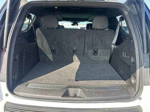 Used 2024 GMC Yukon XL AT4 w/ AT4 Premium Plus Package AWD/4WD image 9