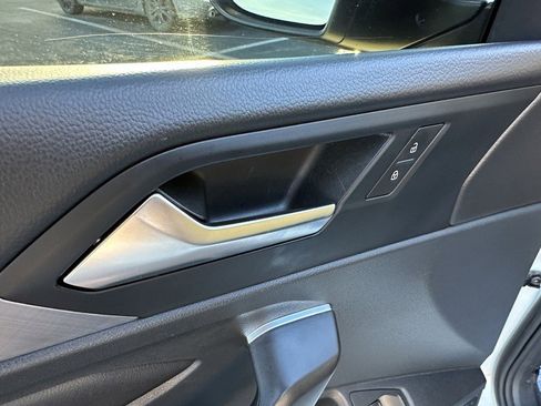 Used 2024 Volkswagen Jetta SE w/ Panoramic Sunroof Package image 20