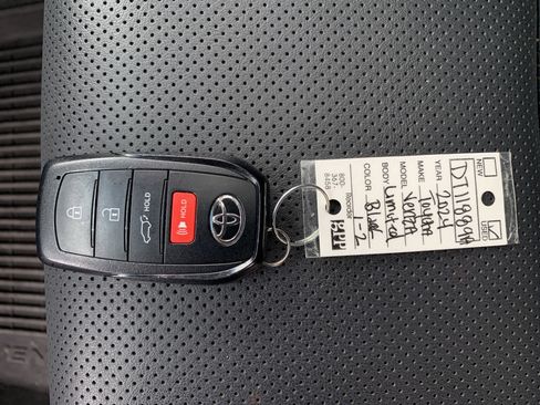 Used 2024 Toyota Venza Limited image 37