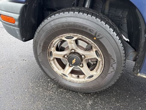 Used 2000 Chevrolet Tracker Base w/ Preferred Equipment Group 2 image 6