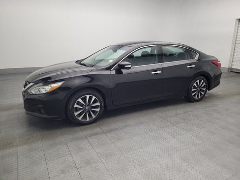 Used 2017 Nissan Altima 2.5 SL image 2