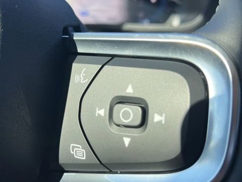 New 2025 Volvo XC40 B5 Core w/ Protection Package Premier image 14