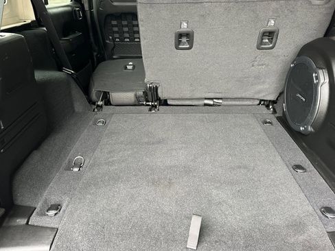 Used 2022 Jeep Wrangler Unlimited Rubicon w/ LED Lighting Group image 18